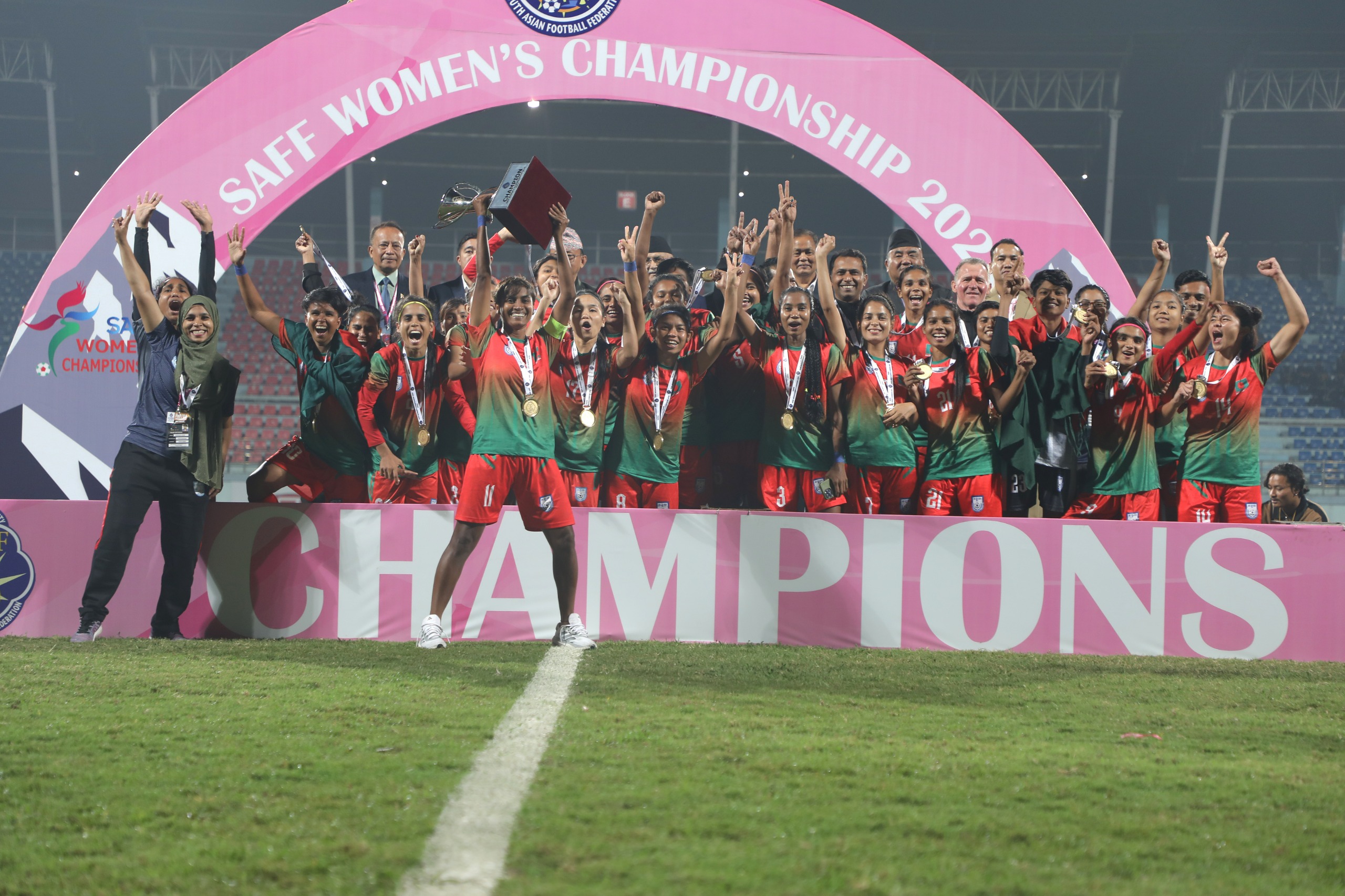 টানা দ্বিতীয় সাফ জয়ের উল্লাসে মাতলো বাঘিনীরা