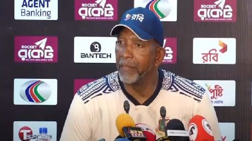 ক্রিকেটারদের খেলায় মনোযোগ দেওয়ার আহ্বান জানিয়েছেন ফিল সিমন্স