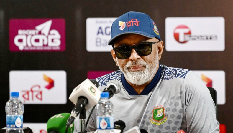 আনুষ্ঠানিকভাবে হাথুরুসিংহেকে বরখাস্ত করল বিসিবি