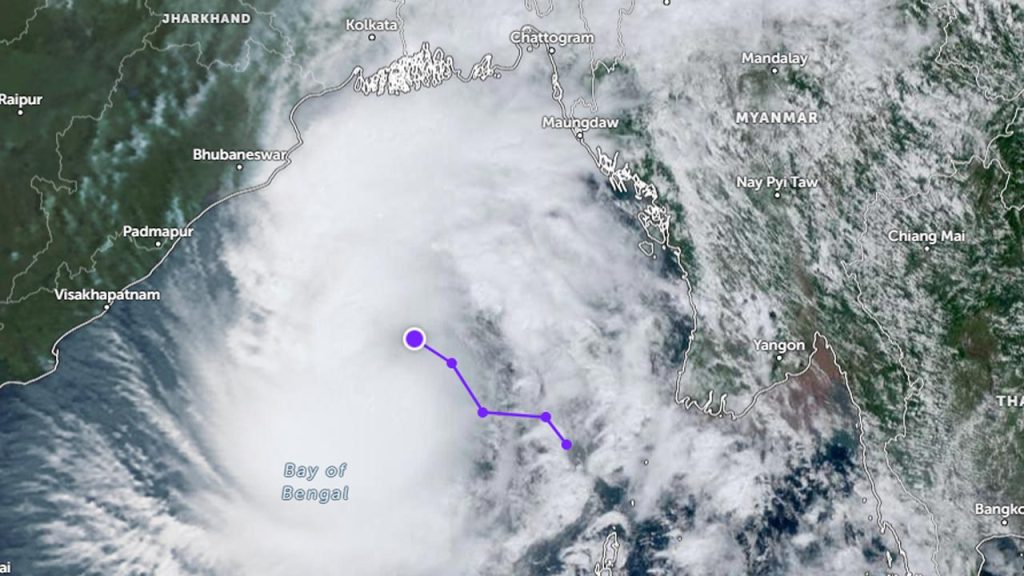 তীব্র ঘূর্ণিঝড়ে রূপ নিতে পারে ‘দানা’ bayofbengal-20241023114445