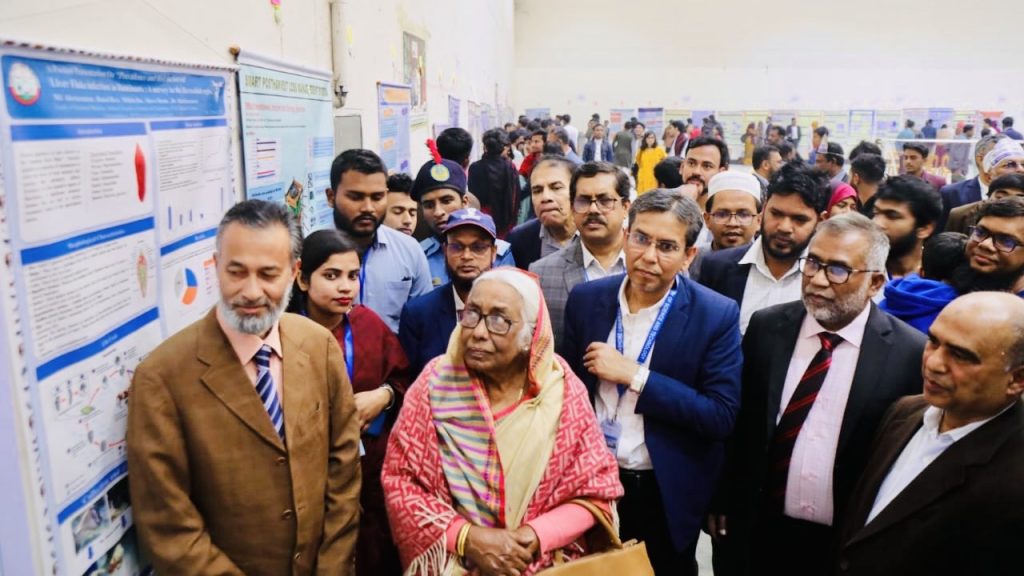 বিশ্ববিদ্যালয় দিবসে যবিপ্রবিতে সায়েন্টিফিক পোস্টার প্রেজেন্টেশন প্রতিযোগিতা 77c3191a-8be5-47f2-b27d-ffd9c856083d