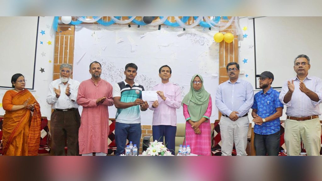 যবিপ্রবির ৩২৫ জন মেধাবী শিক্ষার্থীকে বৃত্তি প্রদান WhatsApp Image 2025-06-26 at 9.27.07 PM