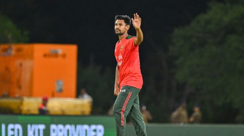 আন্তর্জাতিক টি-টোয়েন্টিতে ইতিহাস গড়লেন কাটার মাস্টার