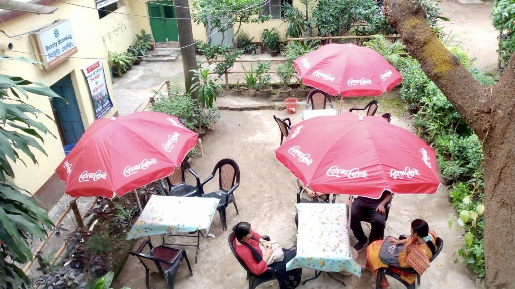 কালের সাক্ষী বিউটি বোর্ডিং: এখনো নস্টালজিয়ার প্রাণকেন্দ্র 2374cb42-7d01-4de9-9f76-796483569e57