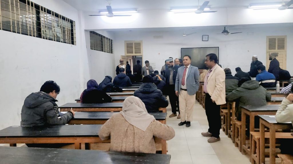 চার বছর পর হাবিপ্রবিতে ইভিনিং এমবিএ প্রোগ্রামের ভর্তি পরীক্ষা অনুষ্ঠিত IMG-20260116-WA0036