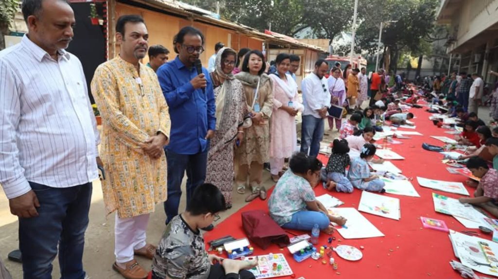 অমর একুশে বইমেলায় শিশু-কিশোর চিত্রাঙ্কন প্রতিযোগিতা InShot_20260228_113003750