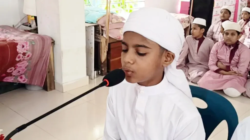 মাত্র ১২ বছর বয়সে কোরআনের হাফেজ হলেন রুবায়েত সরদার