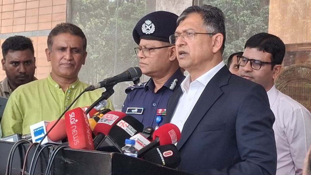 লুট হওয়া অস্ত্রের তথ্য দিলে ২ লাখ টাকা পর্যন্ত পুরস্কার: স্বরাষ্ট্রমন্ত্রী লুট হওয়া অস্ত্রের তথ্য দিলে ২ লাখ টাকা পর্যন্ত পুরস্কার স্বরাষ্ট্রমন্ত্রী