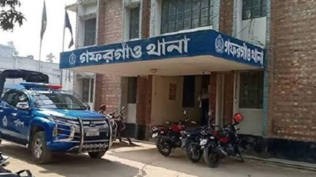 গফরগাঁওয়ে ডাকাতি শেষে ছেলেকে জিম্মি করে মাকে সংঘবদ্ধ ধর্ষণ 22222-2609181114