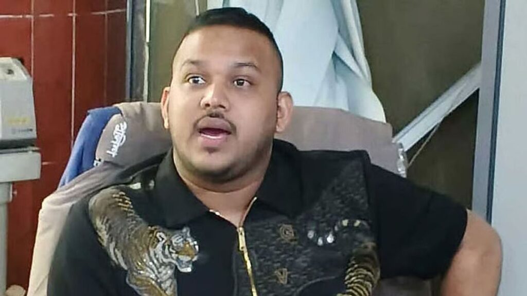 প্রিজনভ্যান থেকে পালিয়েছেন মোহাম্মদপুরের ‘পিচ্চি রাজা’ Untitled-3_8VCx51I