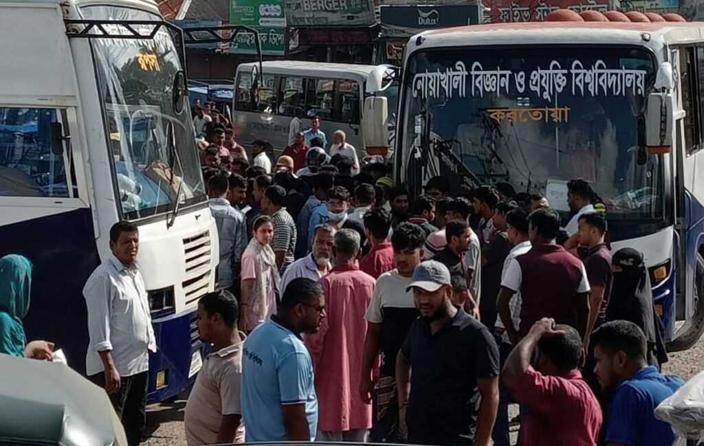 নোবিপ্রবির বাসে হামলার ঘটনায় মামলা, গ্রেপ্তার ২ নোবিপ্রবির বাসে হামলার ঘটনায় মামলা, গ্রেপ্তার ২