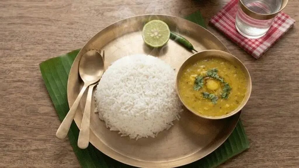 গরম ডাল-ভাতে লেবু মেশালে ভিটামিন সি থাকে তো? cbhv-1-mu26lqz115s1nav-20260915103917