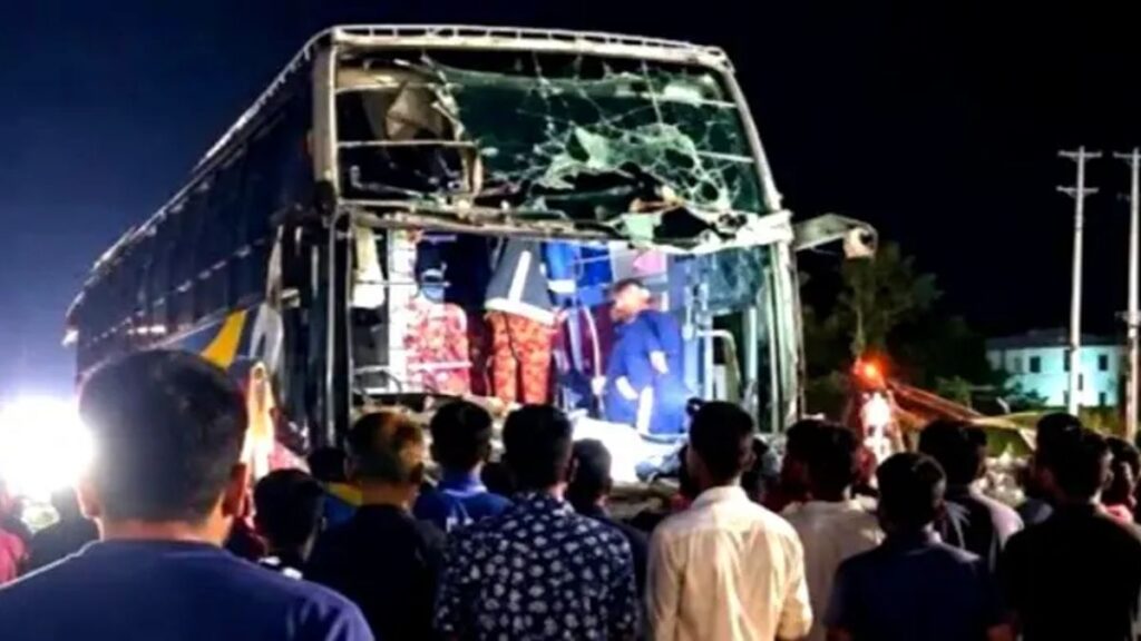 comilla-bus-fiar-pic-20260913123340-mtzgj5af5qj5kds-20260913125435
