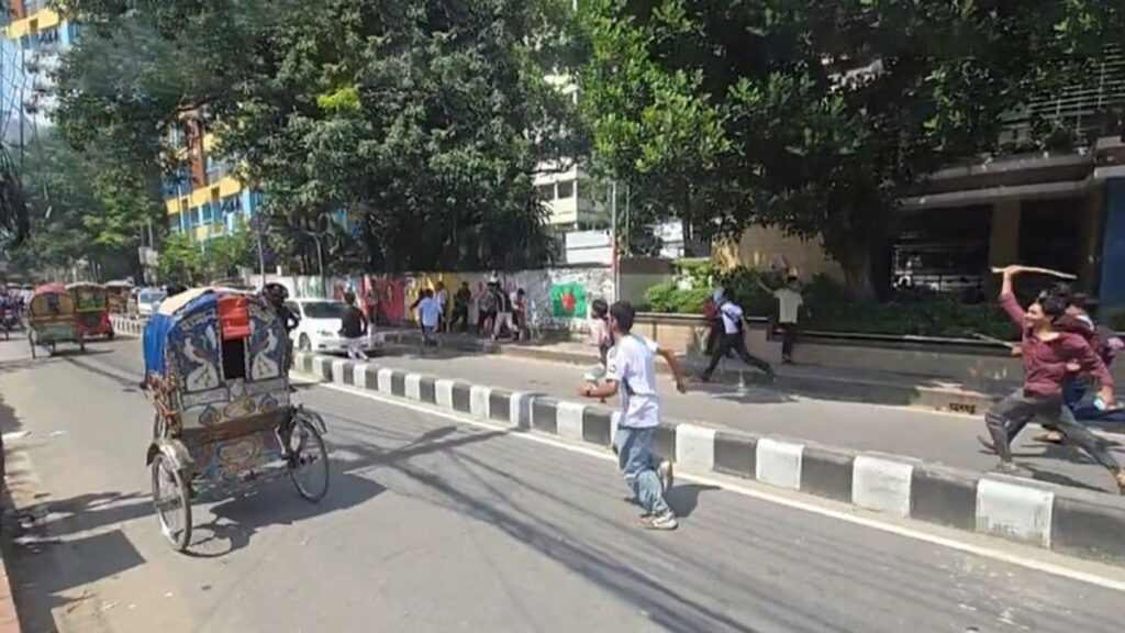 ঢাকা কলেজ ও আইডিয়াল কলেজ শিক্ষার্থীদের মধ্য সংঘর্ষ dhakacollege-2-950c91.og-image-d49bd2