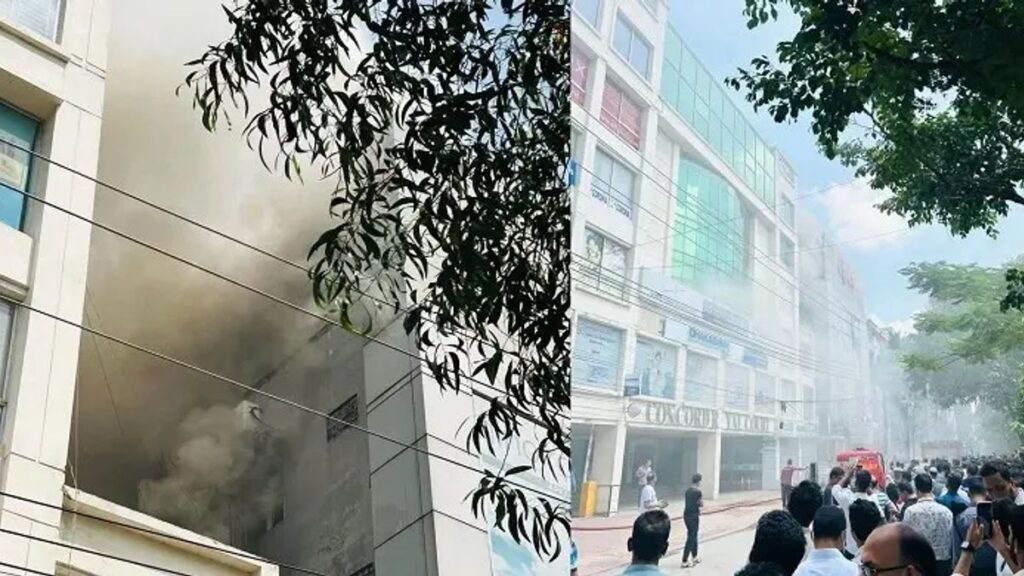 ধানমন্ডির এপেক্স ভবনে আগুন, নিয়ন্ত্রণে ৪ ইউনিট fire2-mtv27t5g7sx299v-20260910110355