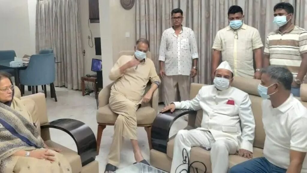 অসুস্থ জ্বালানি মন্ত্রী টুকুকে দেখতে বাসায় গয়েশ্বর img-20260905-wa0069-20260905221714-mtolxh7t1nl1byu-20260905224048