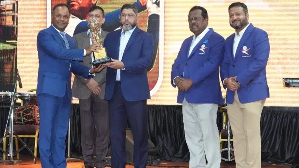 সিএএস কাপ প্রফেশনাল গলফ টুর্নামেন্টের পুরস্কার বিতরণ করলেন সেনাপ্রধান img-20260908-wa0005-20260909010256-mtt68j67x4zl9mt-20260909032133
