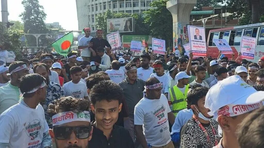‘নোয়াখালী বিভাগ চাই’ দাবিতে শাহবাগে অবস্থান, যান চলাচলে বিঘ্ন noakhali-mtmwk4blz7u2v5r-20260904180312