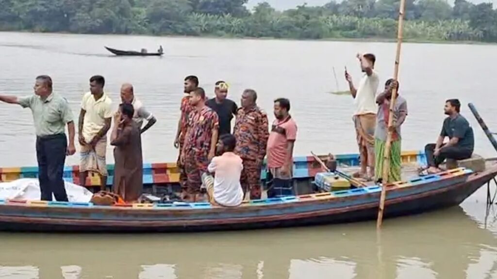একজনকে বাঁচাতে নেমে নিখোঁজ চার, ৩ জনের মরদেহ উদ্ধার norsinghdi-20260912143852