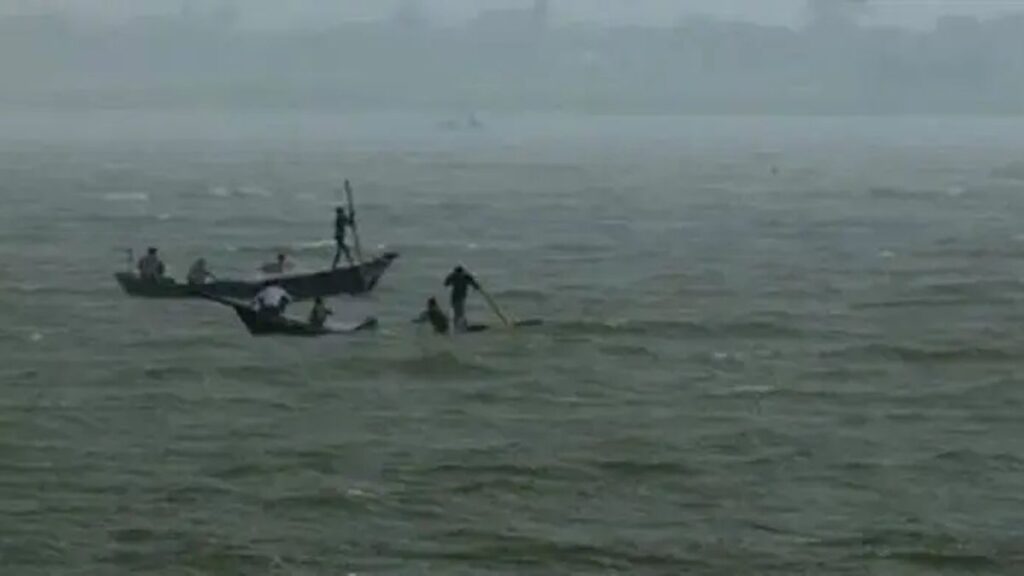 চাঁপাইনবাবগঞ্জে নৌকাডুবিতে নিখোঁজ ১০ জন ভারতে উদ্ধার, নিখোঁজ ১ nowkabubi-mtygtcrxcraq3k2-20260912201604
