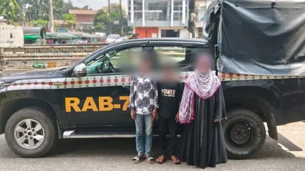 দুই শিশুর পেটে ইয়াবা, চট্টগ্রামে নারী আটক rab-mtr67va6kwfmguw-20260907174817