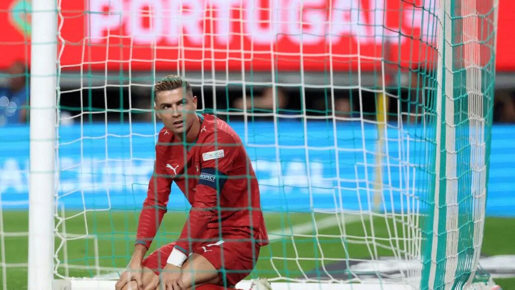 নেশনস লিগের শুরুতেই বিবর্ণ রোনালদো ronaldo-portugal_Adij2dn