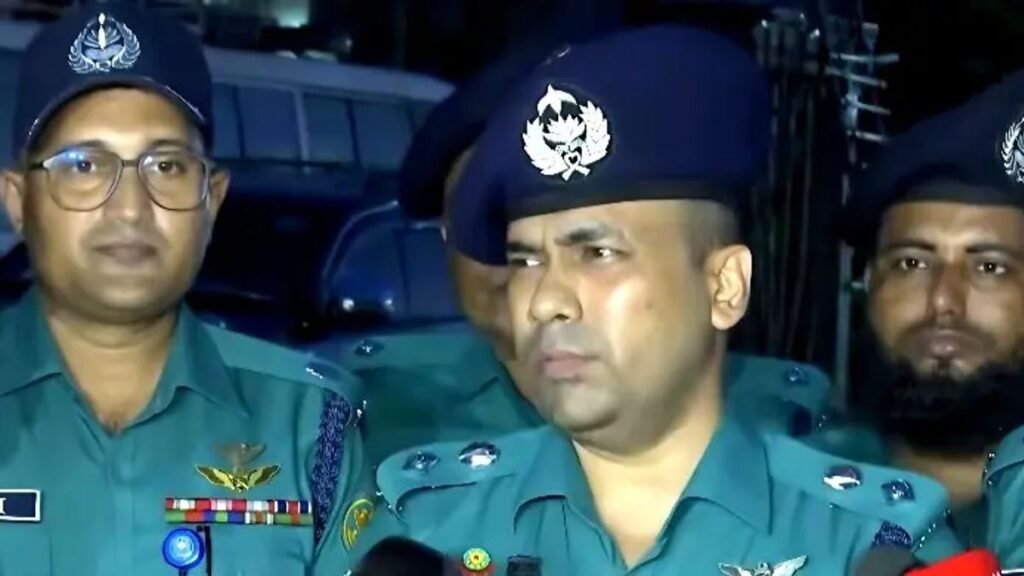 ব্যাগ পেয়ে টানাটানি করছিল শিশুটি, হঠাৎ দেখলো ৪ টুকরো মরদেহ screenshot-20260912-190615-facebook-20260912192442-mtygk4l953m6m2e-20260912200733