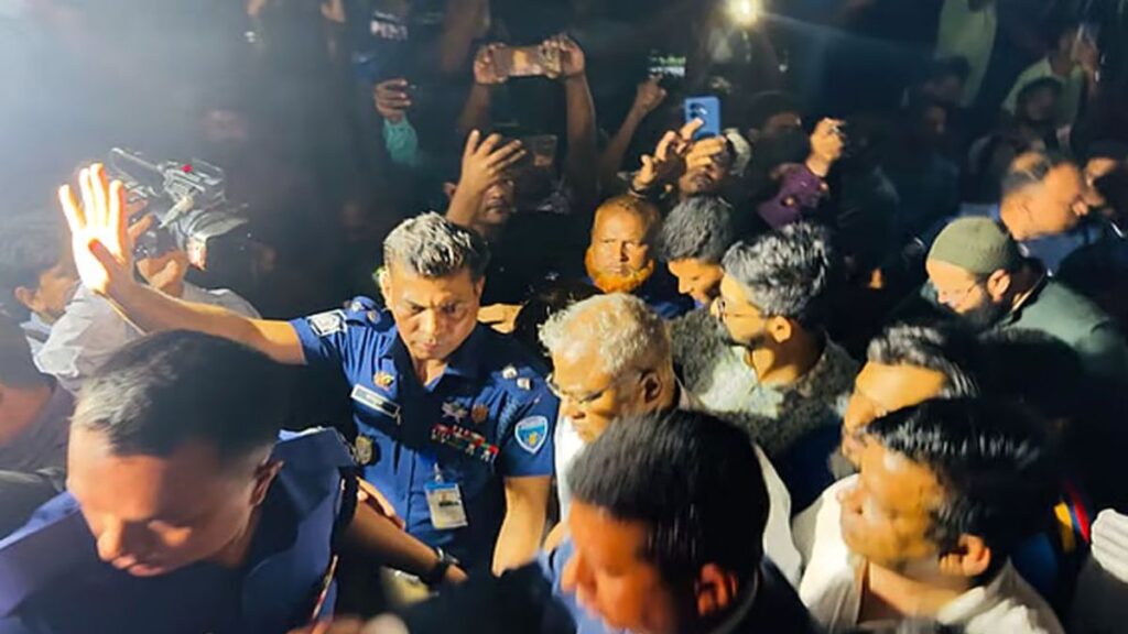 CUET-Vice-Chancellor-rescued-from-besieged-building-after-30-hours-6ace34fb171b7