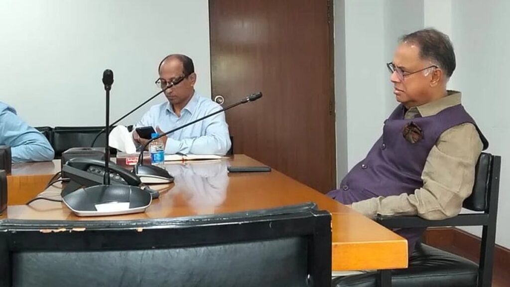 এলপিজির কৃত্রিম সংকট ও অতিরিক্ত দামে বিক্রি খতিয়ে দেখতে মন্ত্রীর নির্দেশ E0A7AA