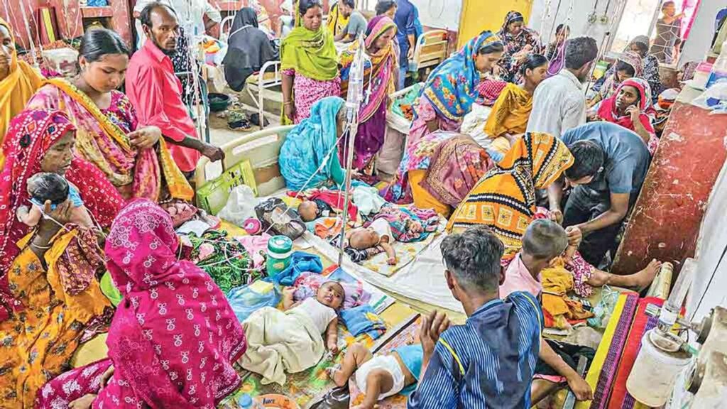 রমেক হাসপাতাল: এক শয্যায় তিন-চার শিশু Rangpur-hospital