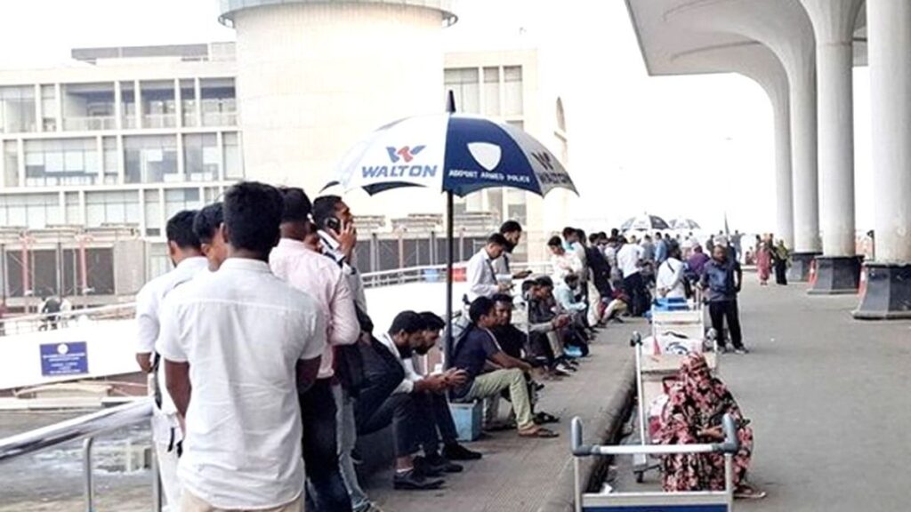 ফ্লাইট বন্ধ হয়ে যাত্রা বাতিল সাড়ে ১৬ হাজার যাত্রীর bk-10-6ad20c3ae6833