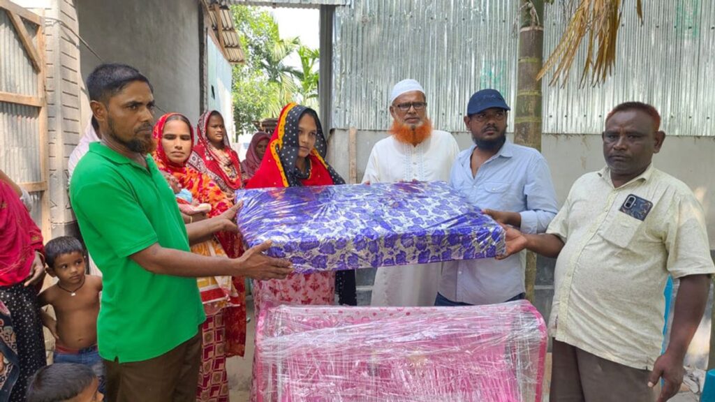চলন্ত বাসে শিশুর জন্ম, মা-ছেলের আজীবন ভাড়া ফ্রি htbndh_cCLe4Kq