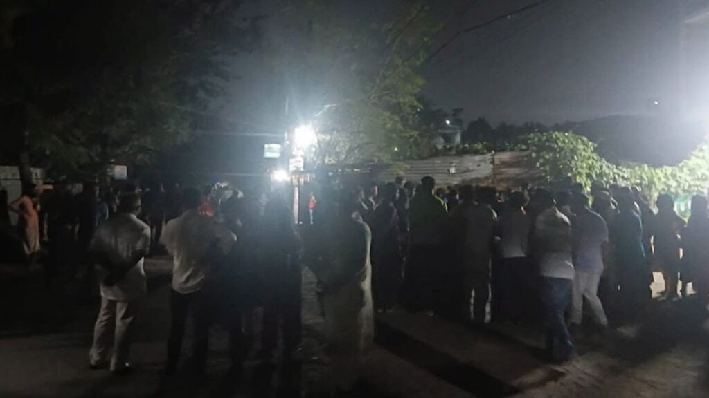 মসজিদের মাইকে ঘোষণা দিয়ে খুবি শিক্ষার্থীদের ওপর হামলার চেষ্টা kunewspic-3e3b7a.og-image-869e04