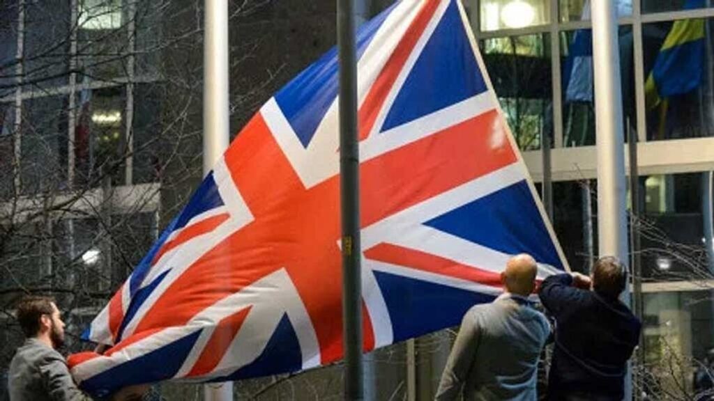 uk-121026-01